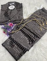 Dames 2- Delige -Pyjama- Luxe Pyjamaset- Nachtkleding- Homewear -Satijn- Antraciet Maat XL