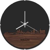 Skyline Klok Rond Winsum Notenhout - Ø 44 cm - Stil uurwerk - Wanddecoratie - Meer steden beschikbaar - Woonkamer idee - Woondecoratie - City Art - Steden kunst - Cadeau voor hem - Cadeau voor haar - Jubileum - Trouwerij - Housewarming -