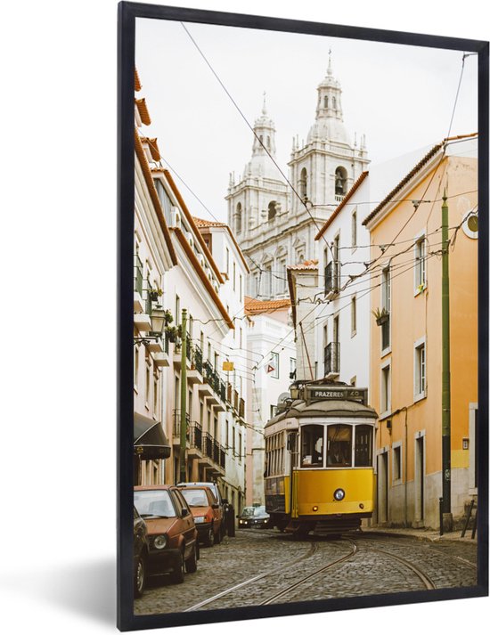 Fotolijst incl. Poster - De beroemde gele tram rijdt door Lissabon - Posterlijst