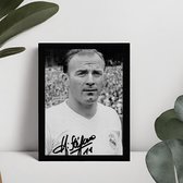 Alfredo Di Stéfano Ingelijste Handtekening – 15 x 10cm In Klassiek Zwart Frame – Gedrukte handtekening – Voetbal - Real Madrid Legend - La Saeta Rubia - De Blonde Pijl