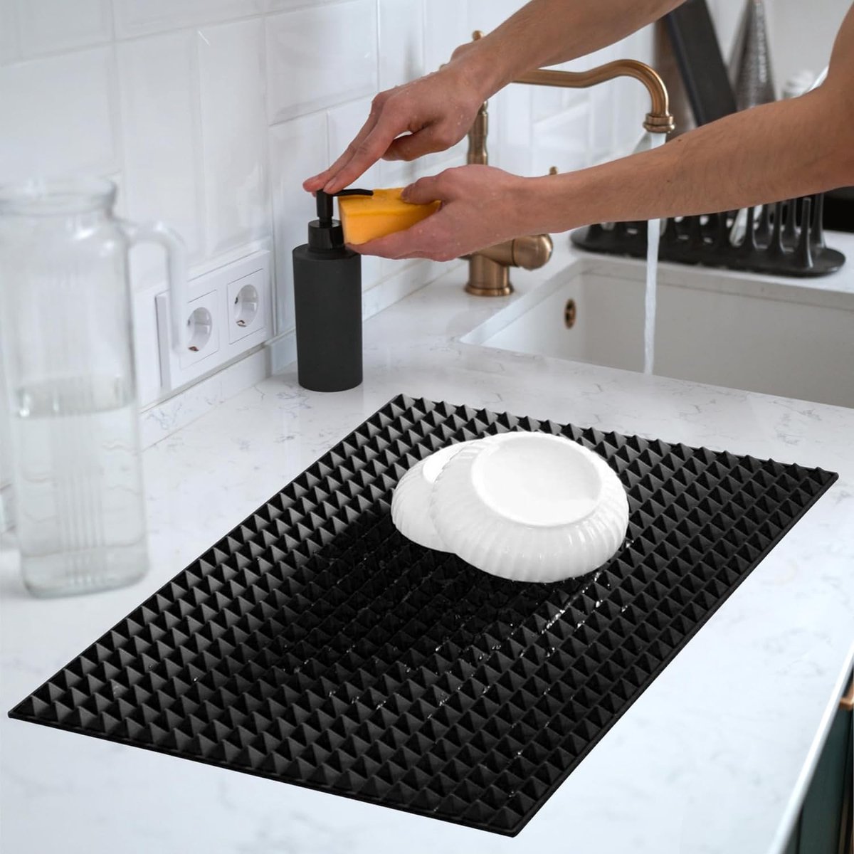 Goedkoopste 1 siliconen afdruipmat van zwart, 41 cm x 28 cm, siliconenmat, hittebestendig, onderzetter, wasdroger, antislip, silicone droogmat, RT 01