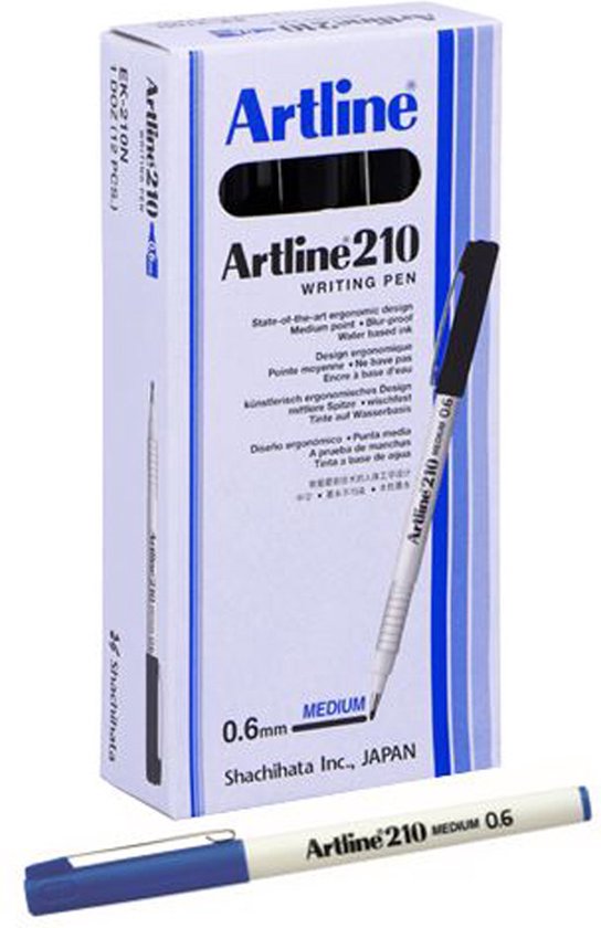 Artline 210 pen met 0.6mm medium punt en een blauwe dop, naast de verpakking.