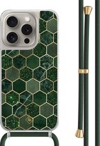 Casimoda® hoesje met groen koord - Geschikt voor iPhone 15 Pro - Kubus Groen - Afneembaar koord - TPU/polycarbonaat - Groen