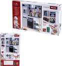 Doos van Miele speelgoedkeuken met afbeeldingen van de keuken en accessoires, inclusief FSC-keurmerk.
