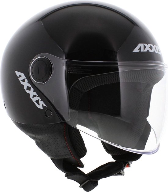 Casque Axxis noir, visière relevée, logo Axxis sur le côté.