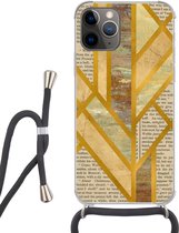 Hoesje met koord Geschikt voor iPhone 13 Pro Max - Goud - Marmer print - Vintage - Siliconen - Crossbody - Backcover met Koord - Telefoonhoesje met koord - Hoesje met touw