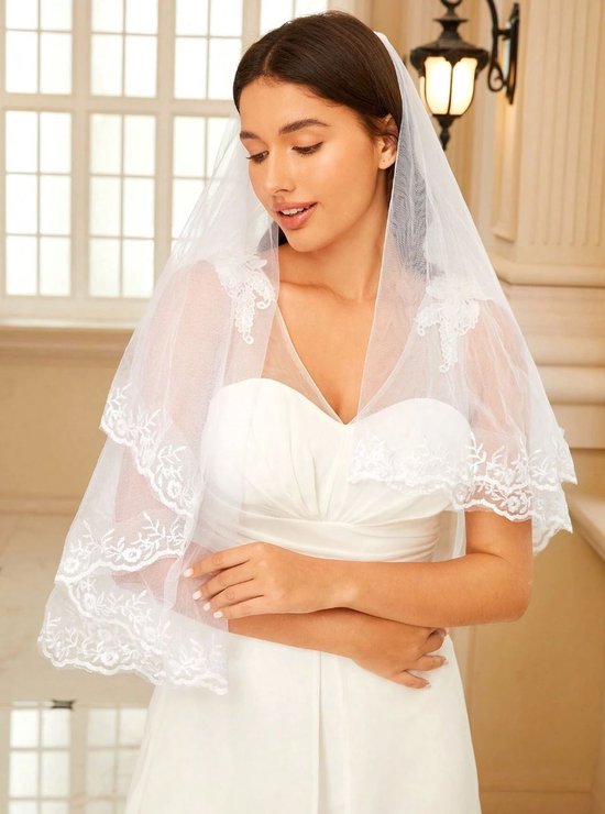SALE Bruidssluier - Chaimae main image 0