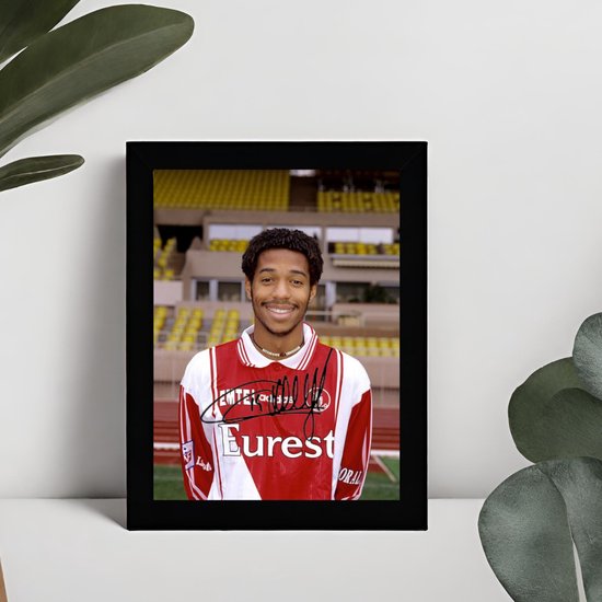 Thierry Henry Ingelijste Handtekening – 15 x 10cm In Klassiek Zwart Frame – Gedrukte handtekening – Voetbal - AS Monaco - Juventus - Arsenal - Frans Elftal - Rookie Year