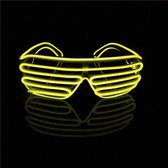 LOUD AND CLEAR® - LED Bril Shutter Geel - Draadloos - Oplaadbaar - Lichtgevende Bril - Bril met Licht - Feestbril - Party Bril - Carnaval