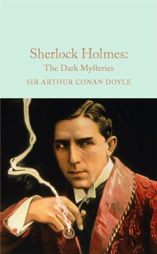 Boek kaft met een schilderij van Sherlock Holmes in een rode jas die een pijp rookt.