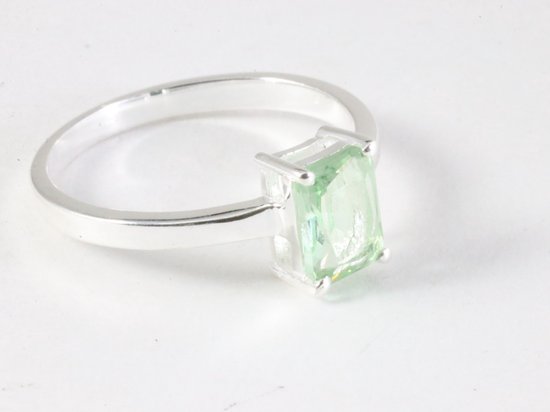 Fijne hoogglans zilveren ring met groene amethist - maat 19