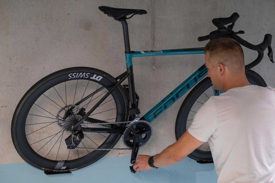 BBB Cycling PedalParker Fiets Ophangsysteem - Fiets Muurbeugel Voor Ophanging Aan Het Pedaal - BTL-153 van BBB Cycling — afbeelding 4
