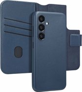 Accezz Hoesje Geschikt voor Samsung Galaxy S24 Hoesje Met Pasjeshouder - Accezz Leather Bookcase 2-in-1 Geschikt voor MagSafe - donkerblauw