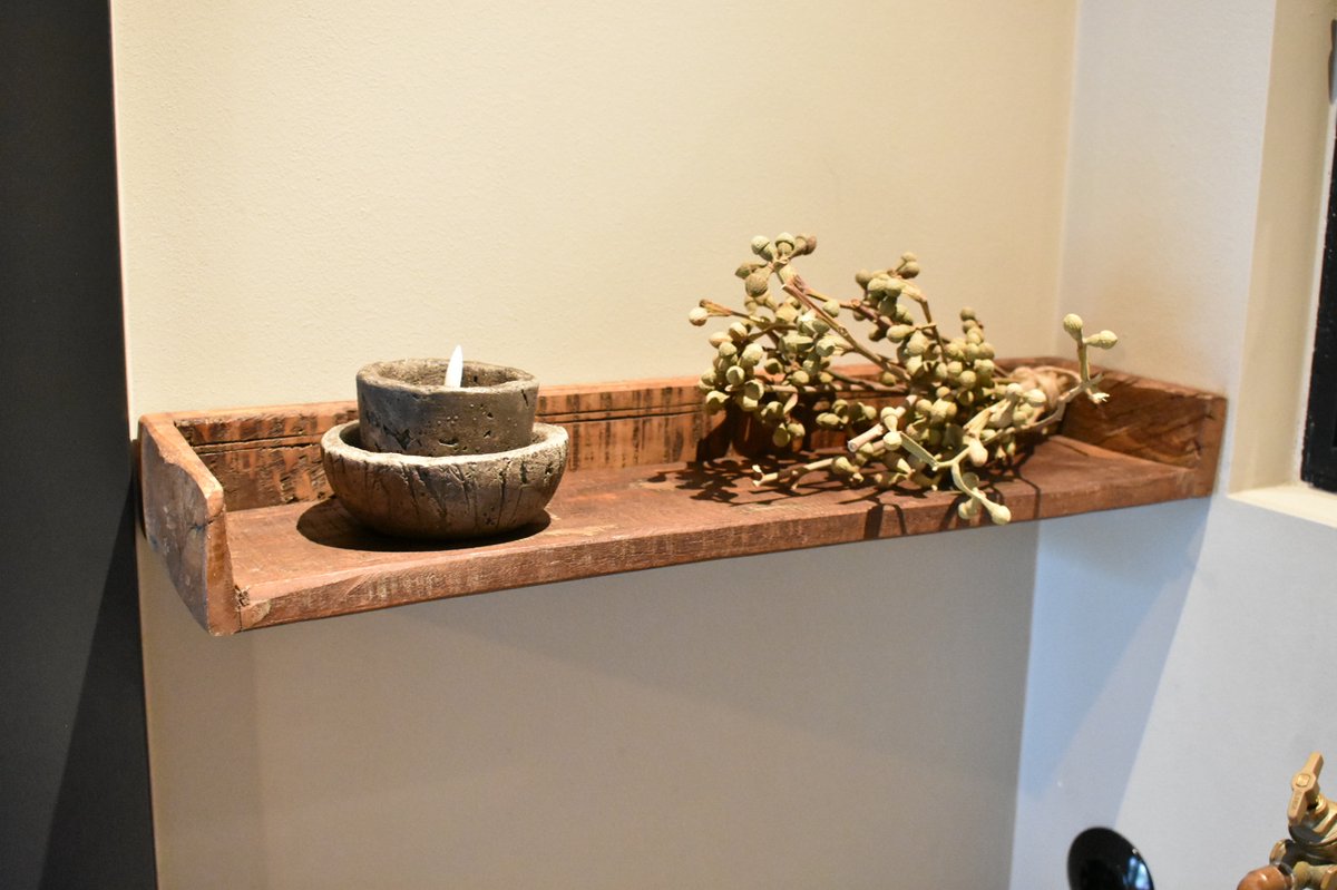 Wandplank gerecycled hout 60 cm - stoer robuust landelijk - sober houten wandplank wandrek - Bylinde