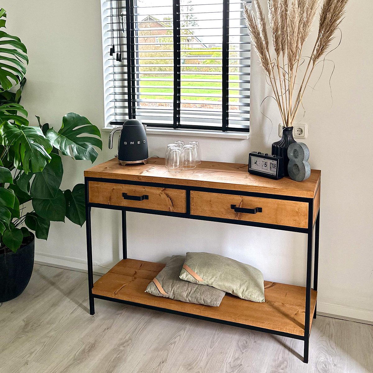 Industriële sidetable "Augusta" - 120 x 30 x 80 cm - Hout en Staal - Handgemaakt