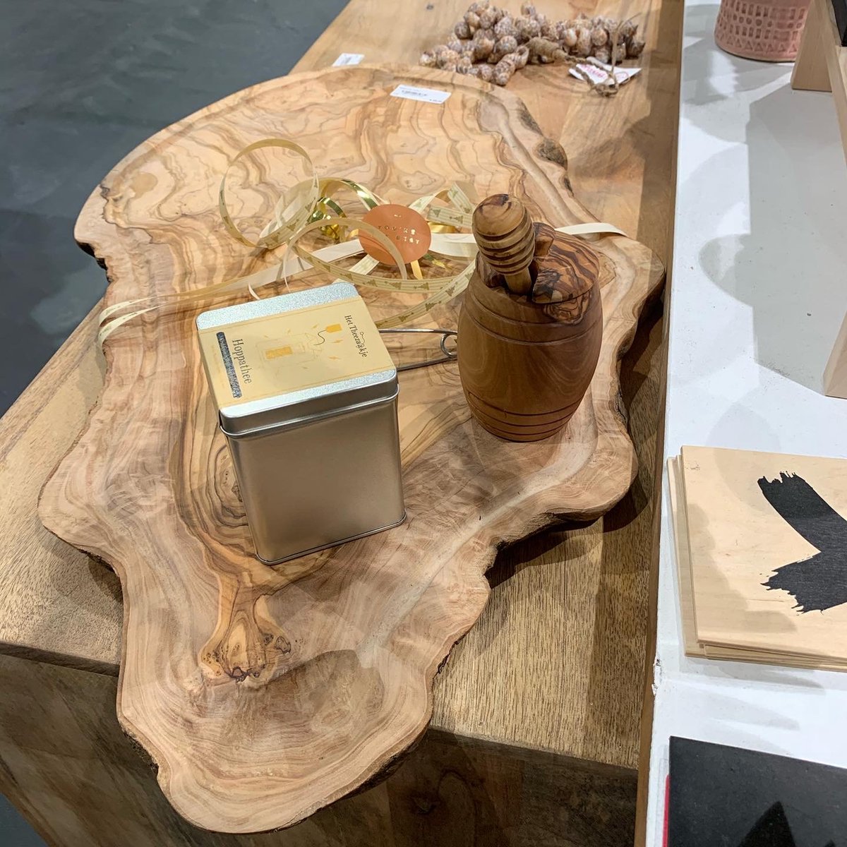 What the Art!® Olive Wood Rustic XXL Olive Wood Chopping Board Dipping Dishes Gift Approx. 43-45 x 17-23 x 2 cm Cheese Board Chopping Board - Tranching Board - Serving Board