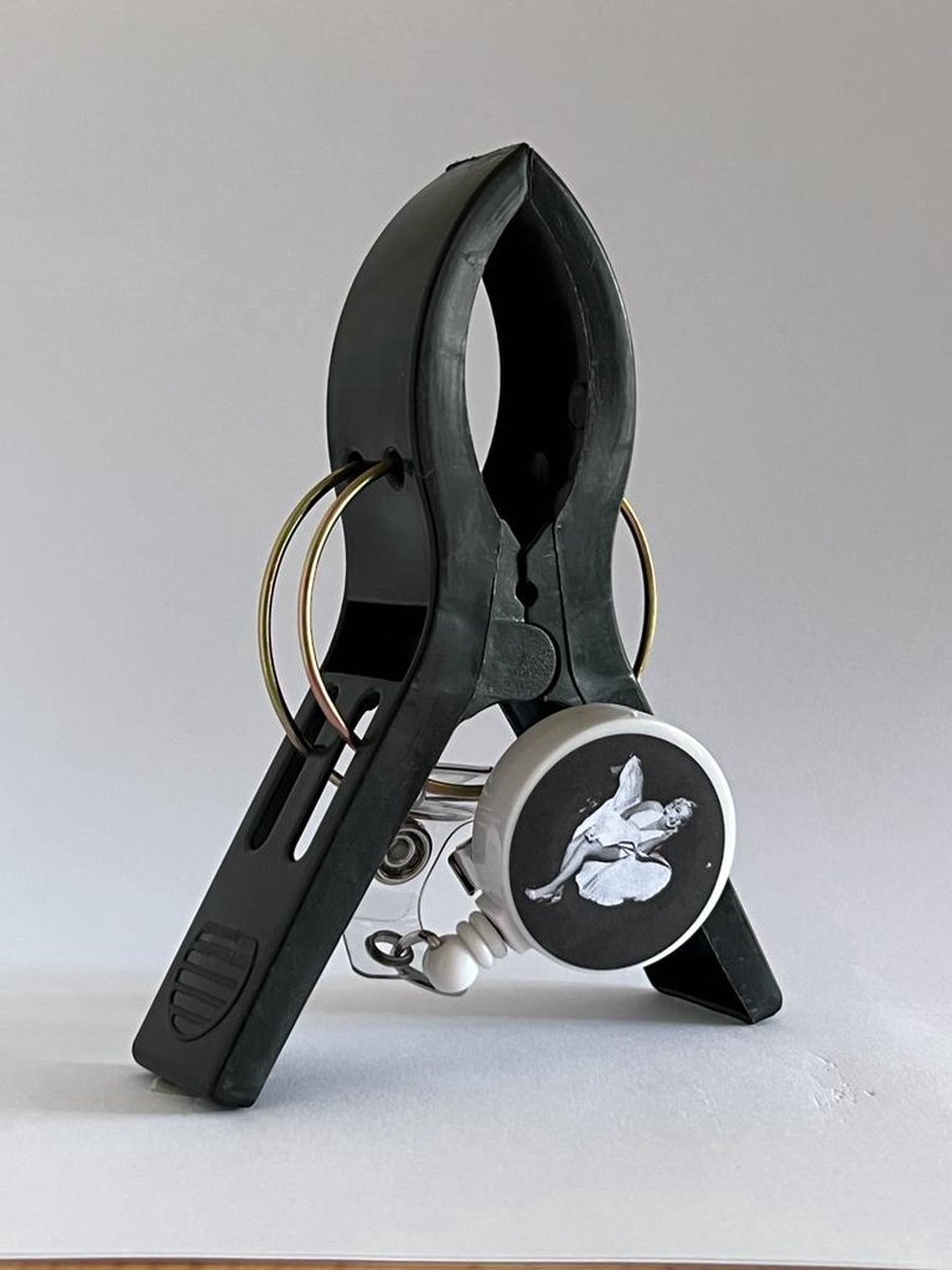 Goedkoopste Anti-slipclip - Anti Slip Clip - Zwart - Fiets - Fietsclip - Opwaaiende Rokjes - Jurkjes - Fietsclip - Rokjesclip - Poncho's - Slipclip