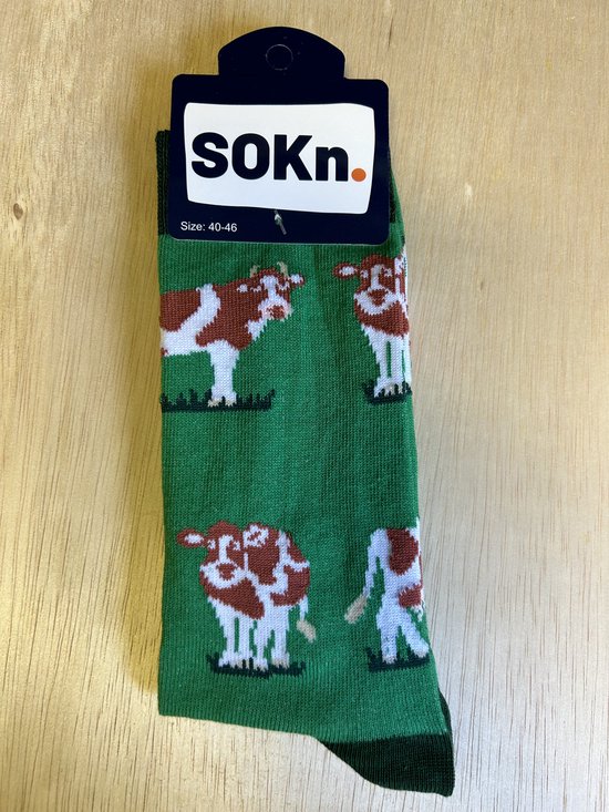 SOKn. Trendy sokken *KOE* rood/bont maat 40-46 (ook leuk om kado te geven !)