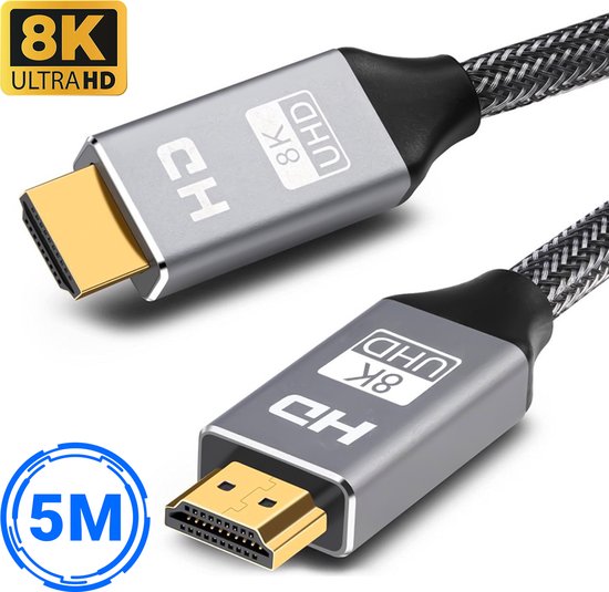 Deux câbles HDMI 2.1 avec des fiches argentées à contacts dorés. Une étiquette indique '8K ULTRA HD' et un cercle avec '5M' indique la longueur.