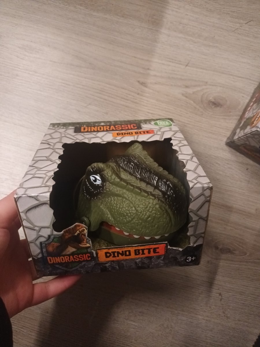 Dinorassic dino bite