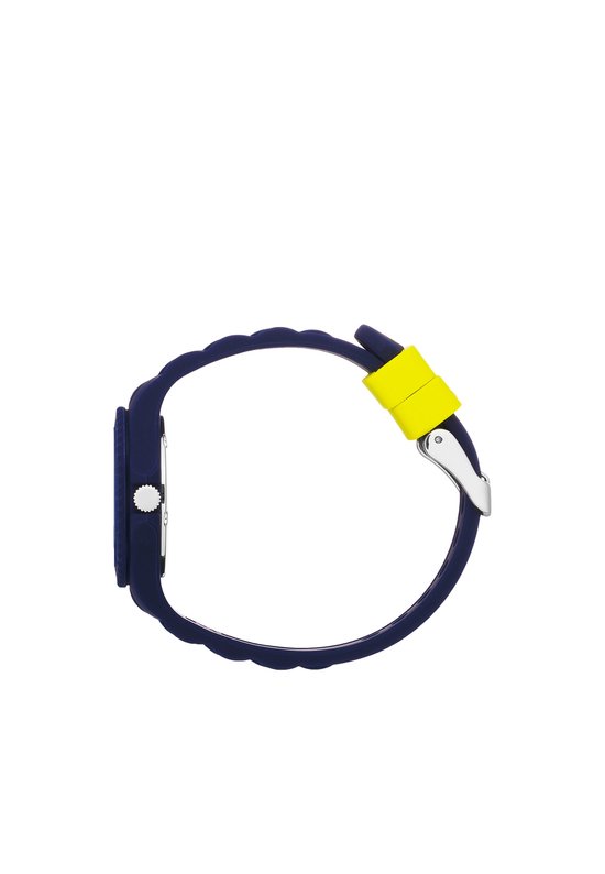 Donkerblauw horloge met gele bandhouder, zilverkleurige gesp, zijkant zichtbaar.
