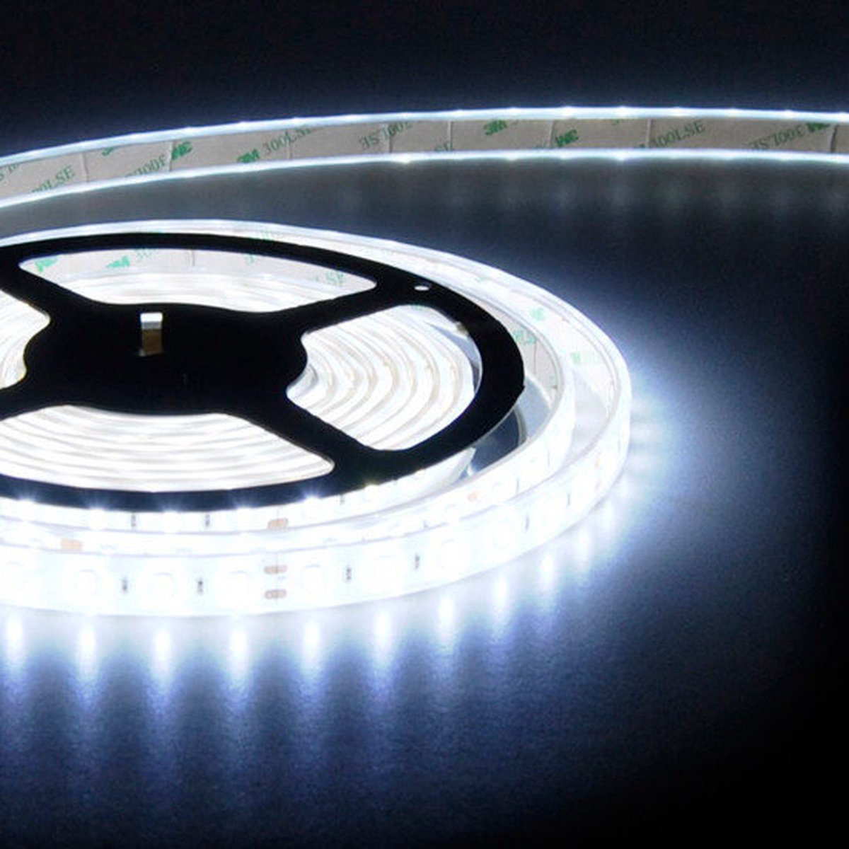 LED Outlet LED Strip 5630 060 leds/mtr IP67 PU CW 6000K 18.0W 24V PCB