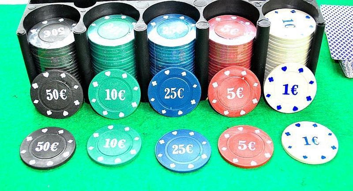 Texas Hold Em Poker / Blackjack Set Pro Pokerset Met 200 Poker Chips