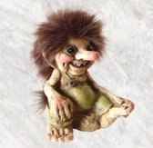 NyForm Trollen: Troll Boy Holding Foot, Hoog 12cm