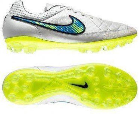 nike tiempo legend volt