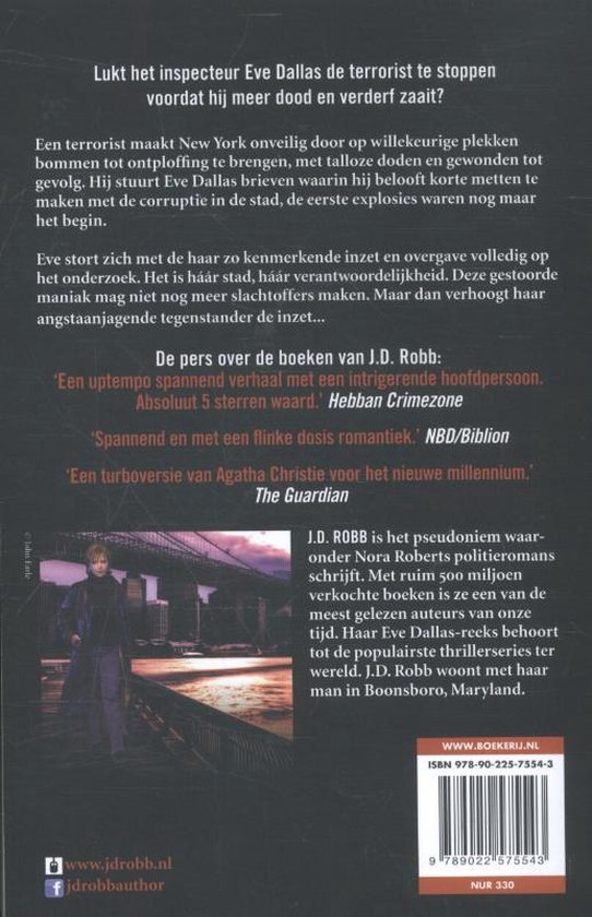 Achterkant boek met tekst en een afbeelding van een vrouw bij een brug met de skyline van New York.