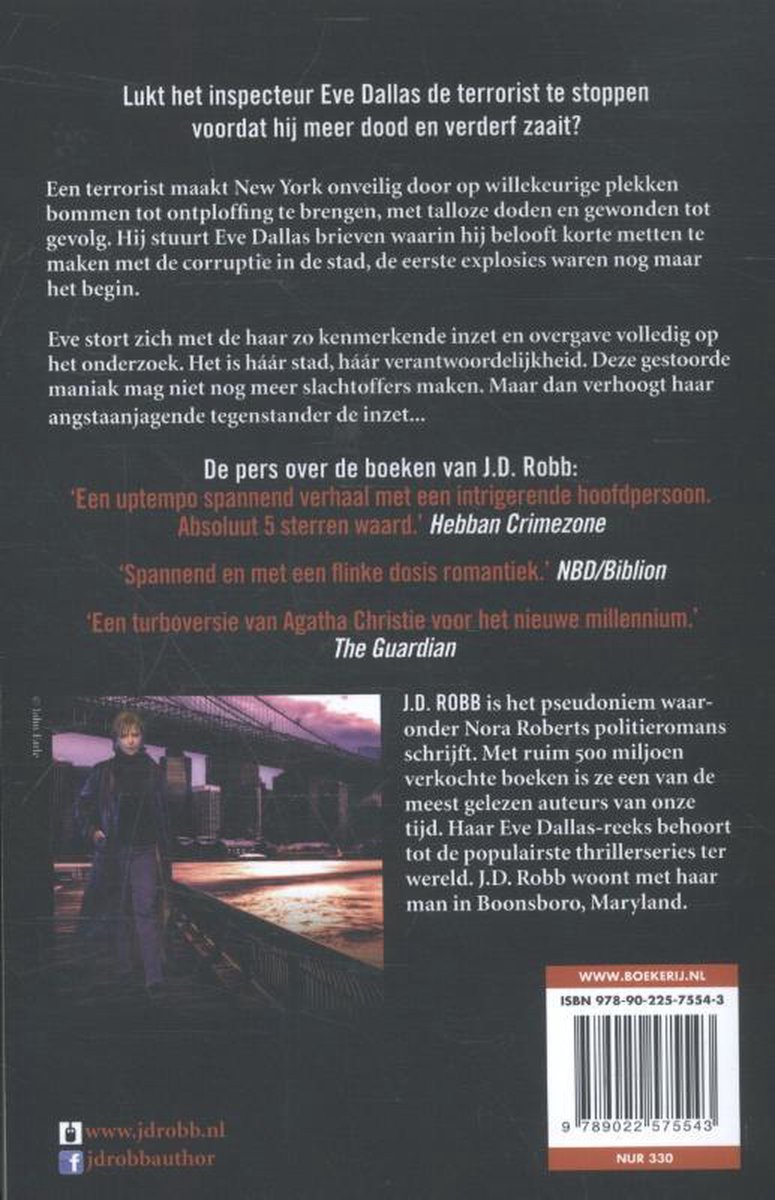 Achterkant boek met tekst en een afbeelding van een vrouw bij een brug met de skyline van New York.
