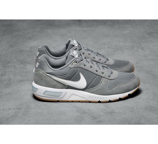 Nike Mannen Sportschoenen Nightgazer - Grijs - Maat 45 | bol.com