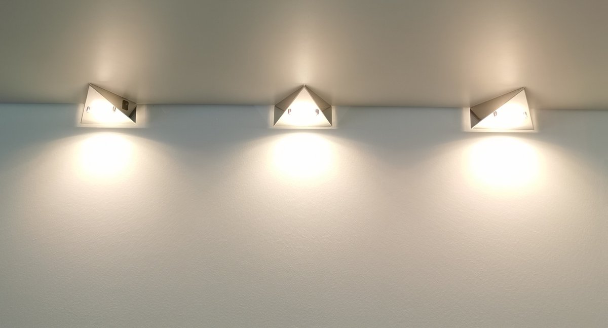 Trango Set van 3 keuken-onderkastarmaturen 6739-32 *COOK* incl. 3x 4,8 Watt LED-module 3000K warmwitte inbouwarmatuur - inbouwspot van roestvrij staal - schakelaar - driehoekige lamp - kastverlichting - keukenlamp