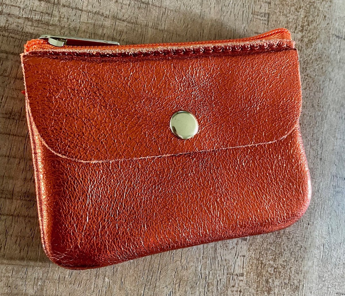 Portemonnee Klein Oranje Metallic - 11 cm x 8 cm - Wallet - Geld - Betalen - Accessoires - Accessoire - Mode - Fashion - Glans - Echt leer - Leather - Orange - Dames - Vrouwen - Mama - Cadeau - Kado - Luxe uitstraling - Mini - Small - Dame - Trendy