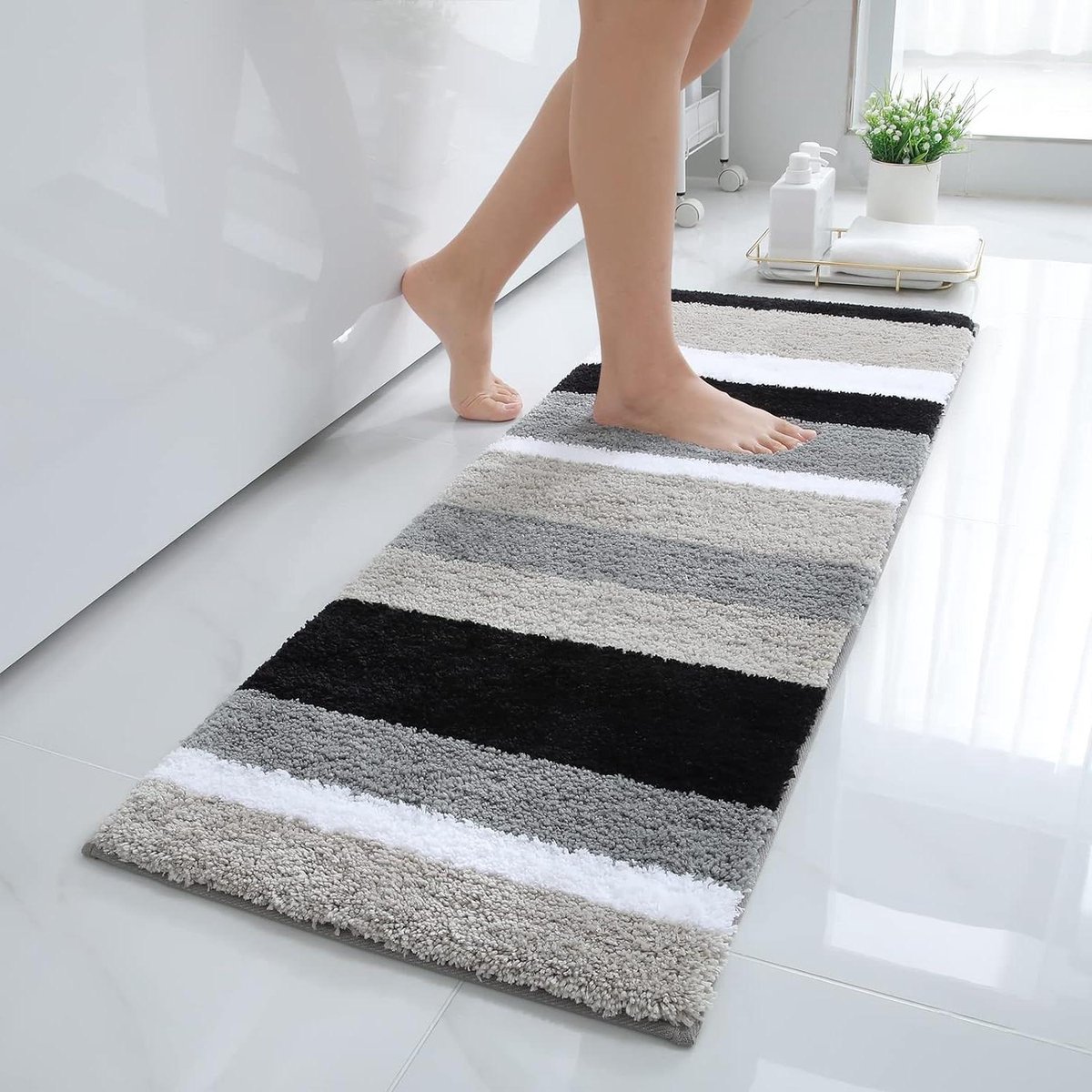 Zacht hoogpolig microvezel badkamertapijt | Absorberende badmat 40 x 120 cm zwart/grijs Badmat