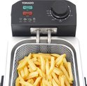 Close-up van een Tomado friteuse met een mandje vol frietjes en bedieningspaneel.