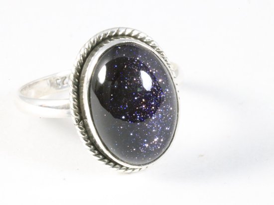 Bewerkte ovale zilveren ring met blauwe zonnesteen - maat 21