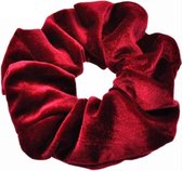 New Age Devi - Velvet scrunchie/haarwokkel - Bordeaux/rood: de perfecte haaraccessoire!