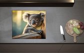 Inductieplaat Beschermer - Aandoenlijke Koala van Achter Boom - 60x52 cm - 2 mm Dik - Inductie Beschermer - Bescherming Inductiekookplaat - Kookplaat Beschermer van Wit Vinyl