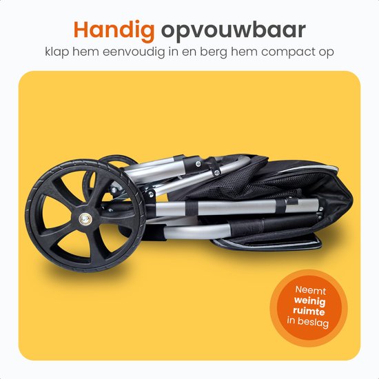 Zwarte boodschappentrolley opgevouwen, met zilveren frame en zwarte wielen. Neemt weinig ruimte in beslag.