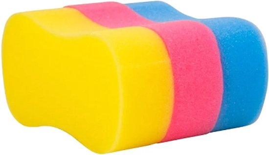 Gele spons met roze en blauwe strepen, ergonomisch gevormd.
