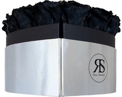 Flowerbox Lois zwart - Rosuz - Rouwboeket met Longlife Rozen – Luxe Rouwgeschenk met Zwarte Rozen - 3 jaar houdbaar - Hartvormige Box - Een Symbolisch Blijvende Herinnering - Zwarte Bloemendoos als Herdenkingscadeau - Aandenken bij Overlijden