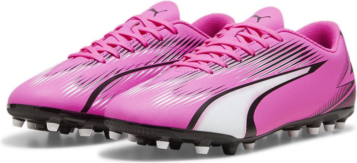 Roze Puma Ultra Play Mg voetbalschoenen met synthetische bovenkant en opvallende printdetails, maat EU 42 1/2.