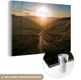 MuchoWow® Glasschilderij 30x20 cm - Schilderij acrylglas - Luchtfoto van een weg bij zonsondergang - Foto op glas - Schilderijen