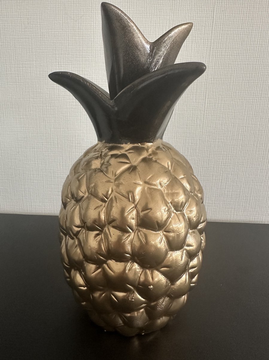 Beeld ananas H 23 x B 11,5 x L 11,5 cm