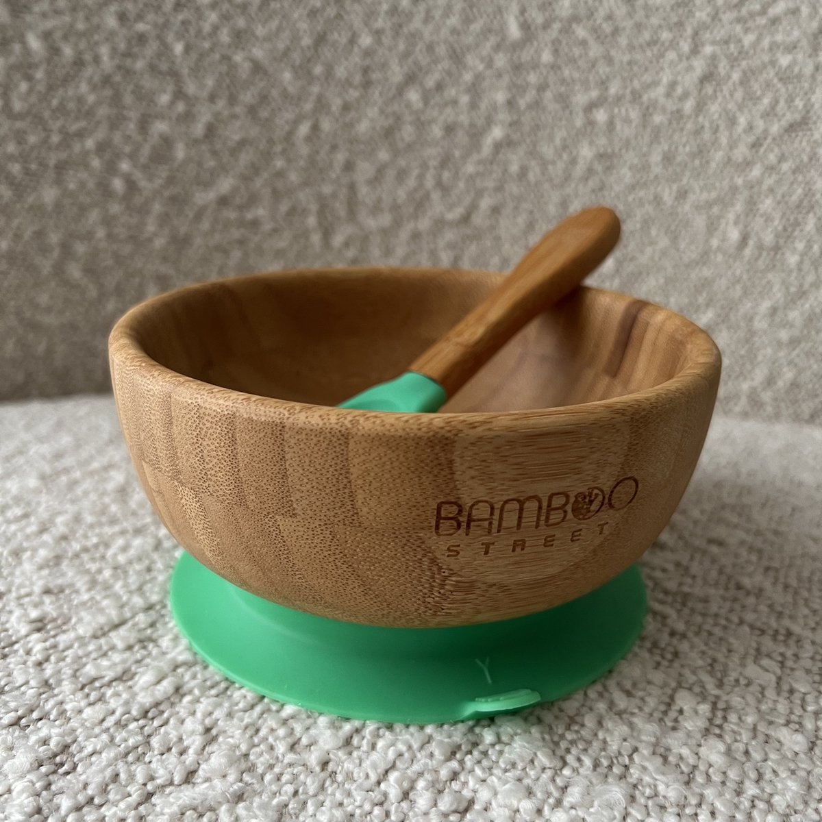 Bamboe Street bamboo bowl organisch bakje - Baby Cadeau - Kinderservies set - Zuignap - Kinderbord - Baby servies - Baby bestek - Melamine & BPA-vrij - Kraamcadeau - Babyshower cadeau - Baby - Geboorte Cadeau - zuignap - groen green - peuters
