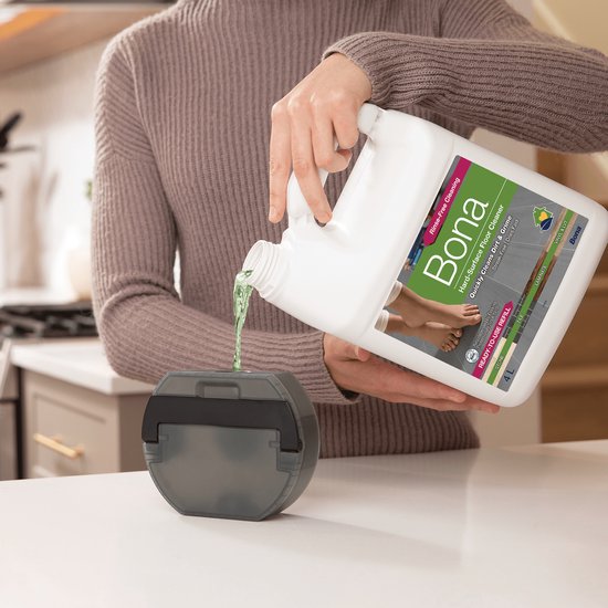 Bona Harde Vloer, Tegel en Laminaat Reiniger - 2 x 4 Liter Multipack - PVC Reiniger - Streeploos - Sneldrogend - Vloerreiniger Vloeistof (Ook Geschikt Voor Robotstofzuiger Met Dweilfunctie)