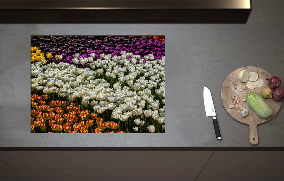 Inductieplaat Beschermer - Bloemenveld van Gele, Paarse, Witte en Oranje Bloemen - 71x52 cm - 2 mm Dik - Inductie Beschermer - Bescherming Inductiekookplaat - Kookplaat Beschermer van Zwart Vinyl
