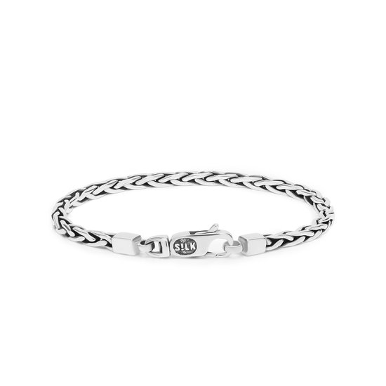 Bracelet tressé en argent avec des maillons carrés et un fermoir mousqueton avec le logo 'SILK'.