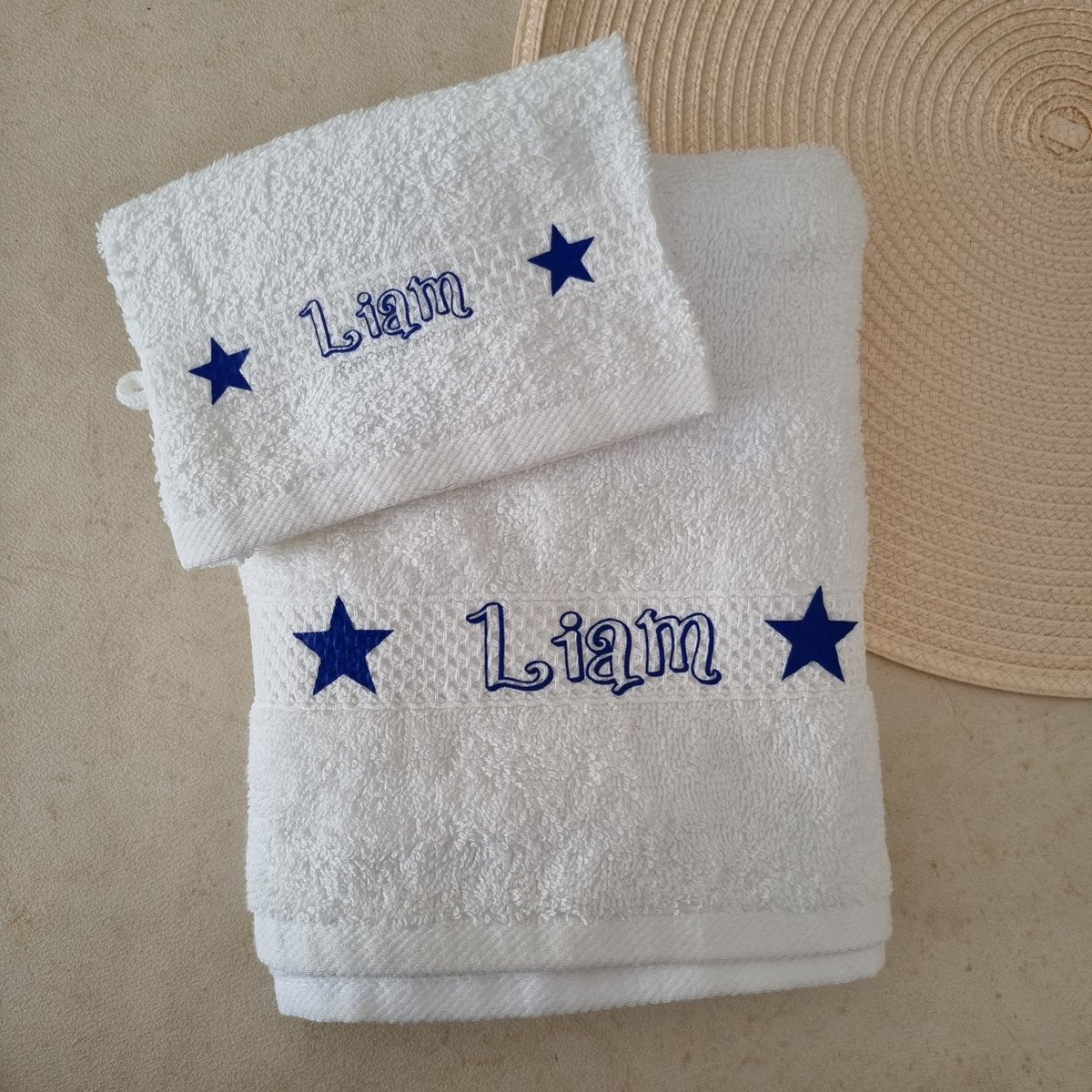 Goedkoopste Gepersonaliseerde handdoek en washandje met naam - kraamcadeau - huwelijkscadeau - verjaardag - jubileum